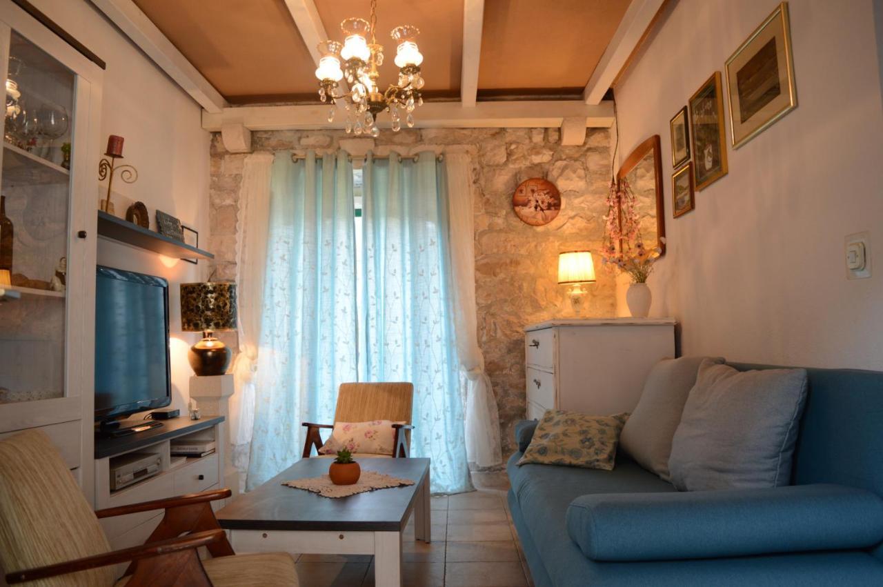 הוילה פוצ'ישצ'ה Visilo Stone House מראה חיצוני תמונה