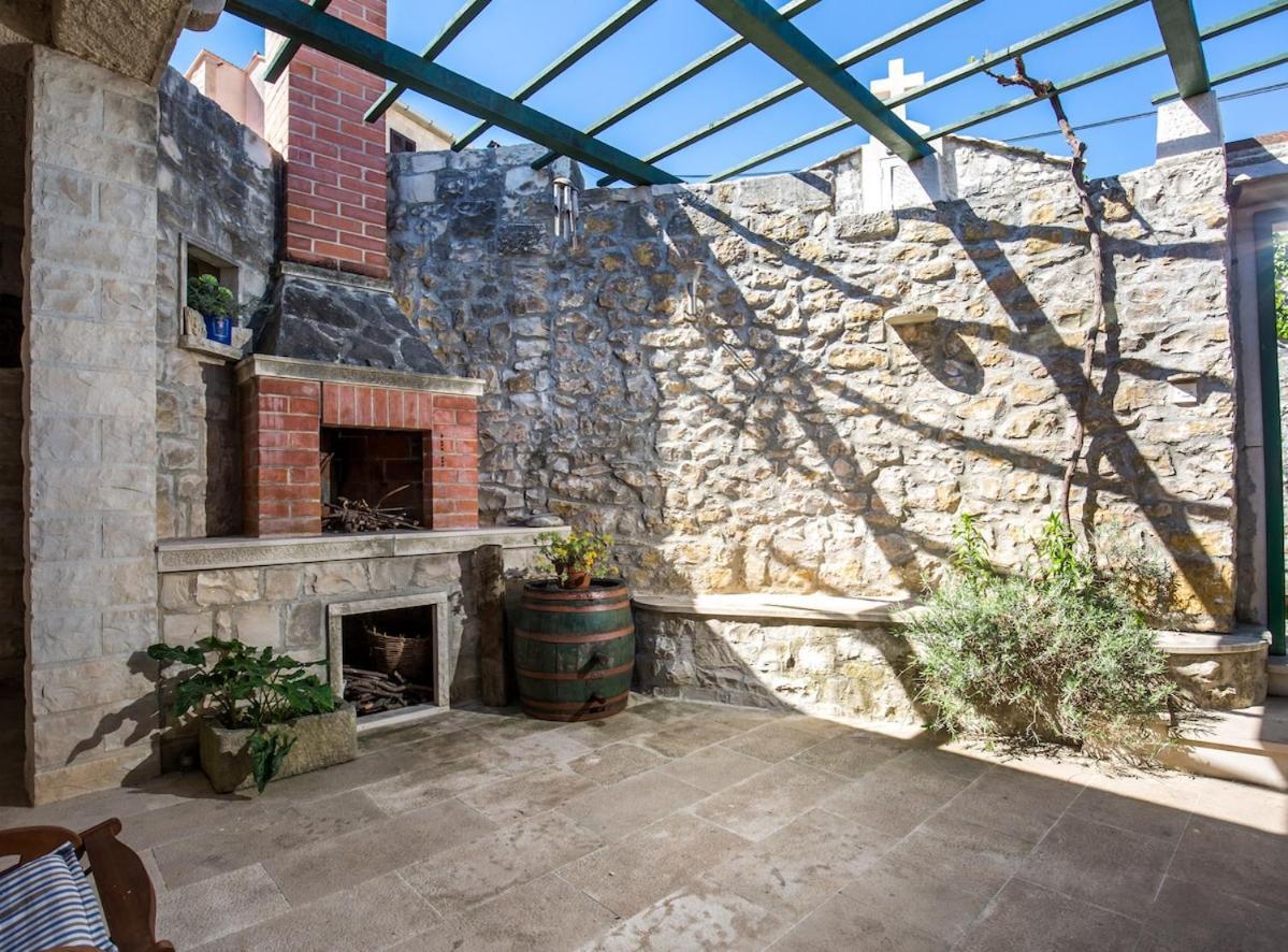 הוילה פוצ'ישצ'ה Visilo Stone House מראה חיצוני תמונה