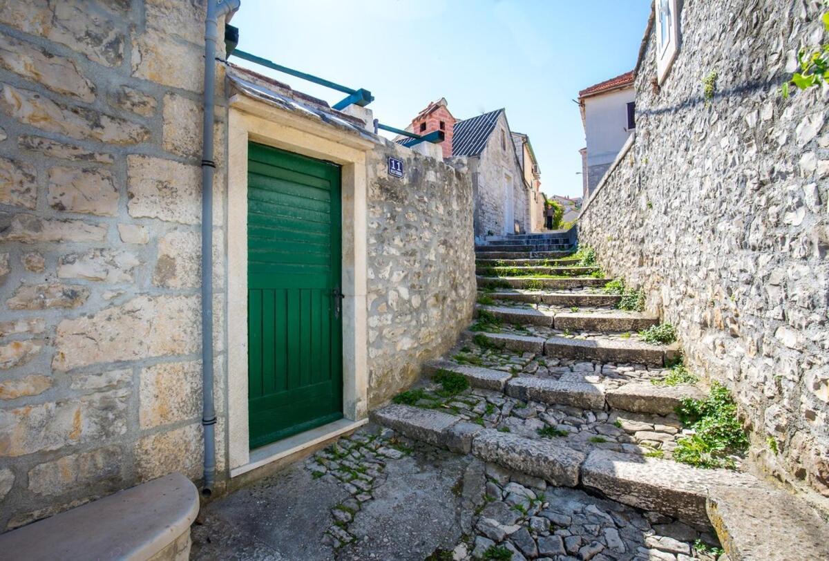 הוילה פוצ'ישצ'ה Visilo Stone House מראה חיצוני תמונה