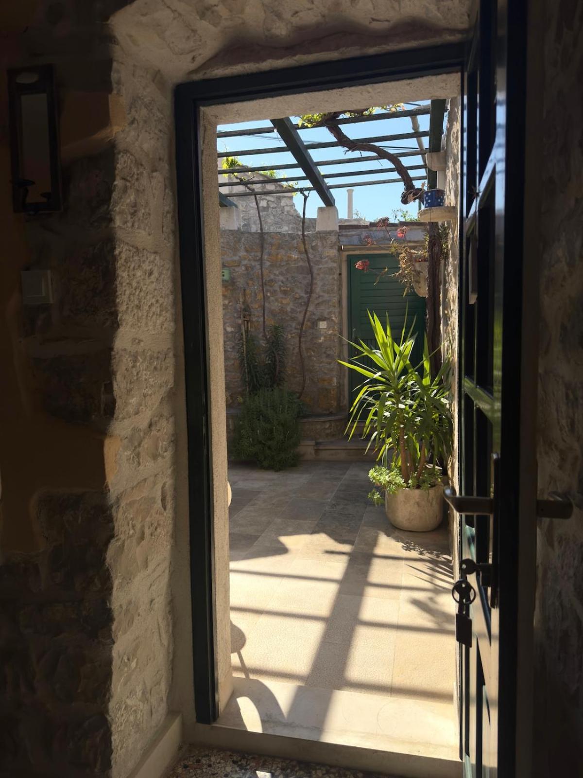 הוילה פוצ'ישצ'ה Visilo Stone House מראה חיצוני תמונה