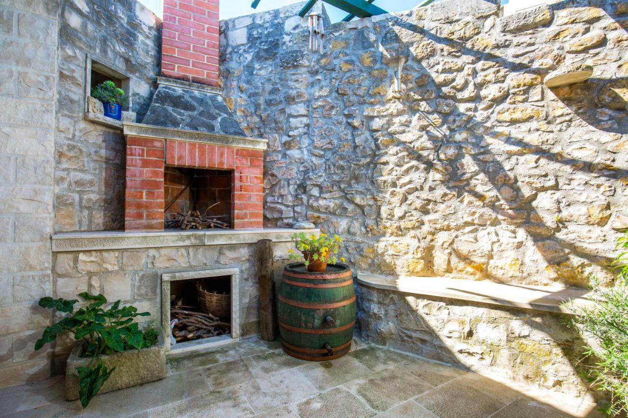 הוילה פוצ'ישצ'ה Visilo Stone House מראה חיצוני תמונה